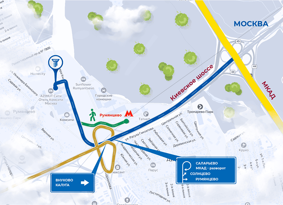 Вход со стороны гостиницы “Азимут”.