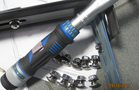 Почему нержавеющие гайки не всегда можно нормально открутить от нержавеющей шпильки или болта?